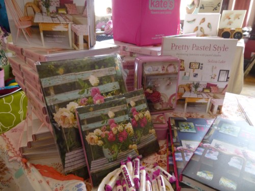 Pretty pastel style fair 013