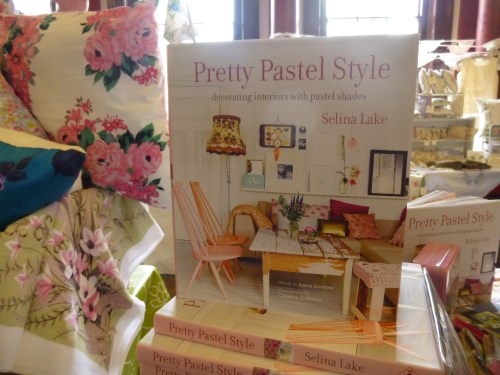 Pretty pastel style fair 025