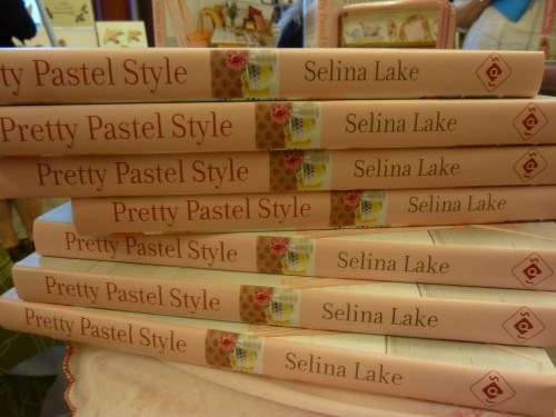 Pretty pastel style fair 028